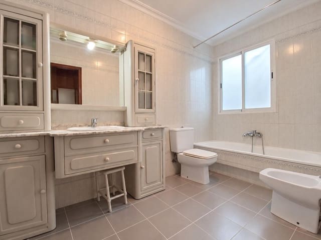 3 makuuhuone Huoneisto myytävänä paikassa Alzira - 205 000 € (Ref: 10155294)