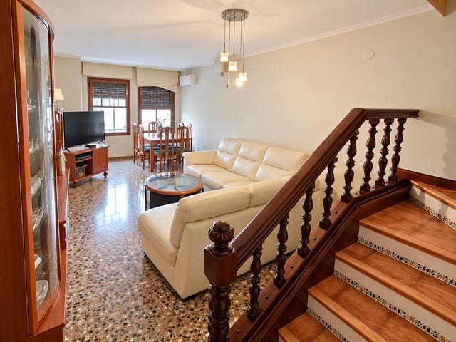 3 makuuhuone Huoneisto myytävänä paikassa Alzira - 205 000 € (Ref: 10155294)
