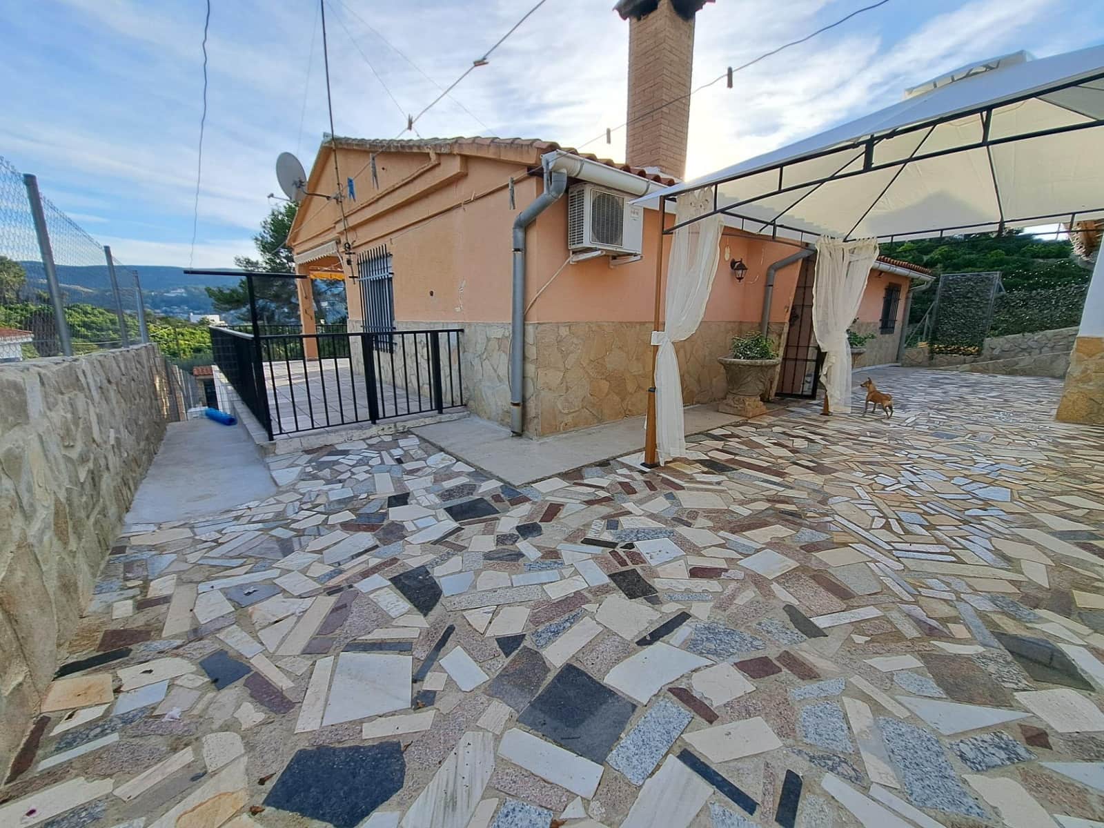 4 soverom Villa til salgs i Alzira med svømmebasseng garasje - € 280 000 (Ref: 10171609)