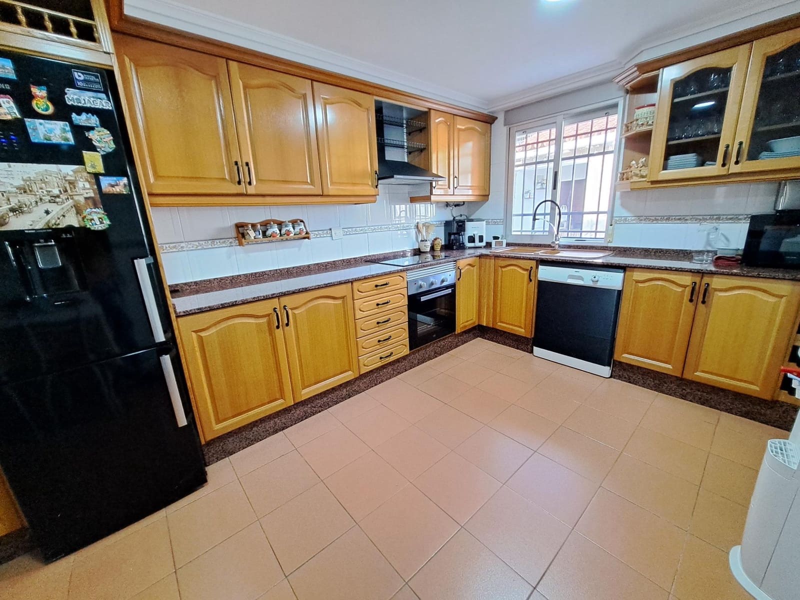 4 soverom Villa til salgs i Alzira med svømmebasseng garasje - € 280 000 (Ref: 10171609)
