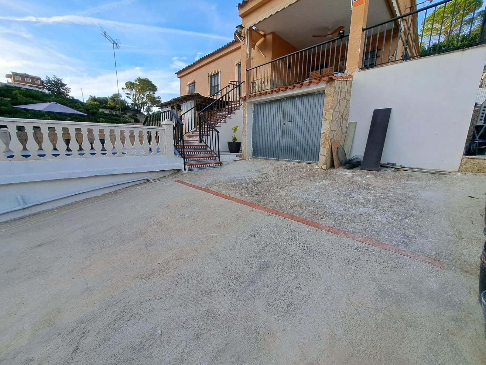 4 soverom Villa til salgs i Alzira med svømmebasseng garasje - € 280 000 (Ref: 10171609)