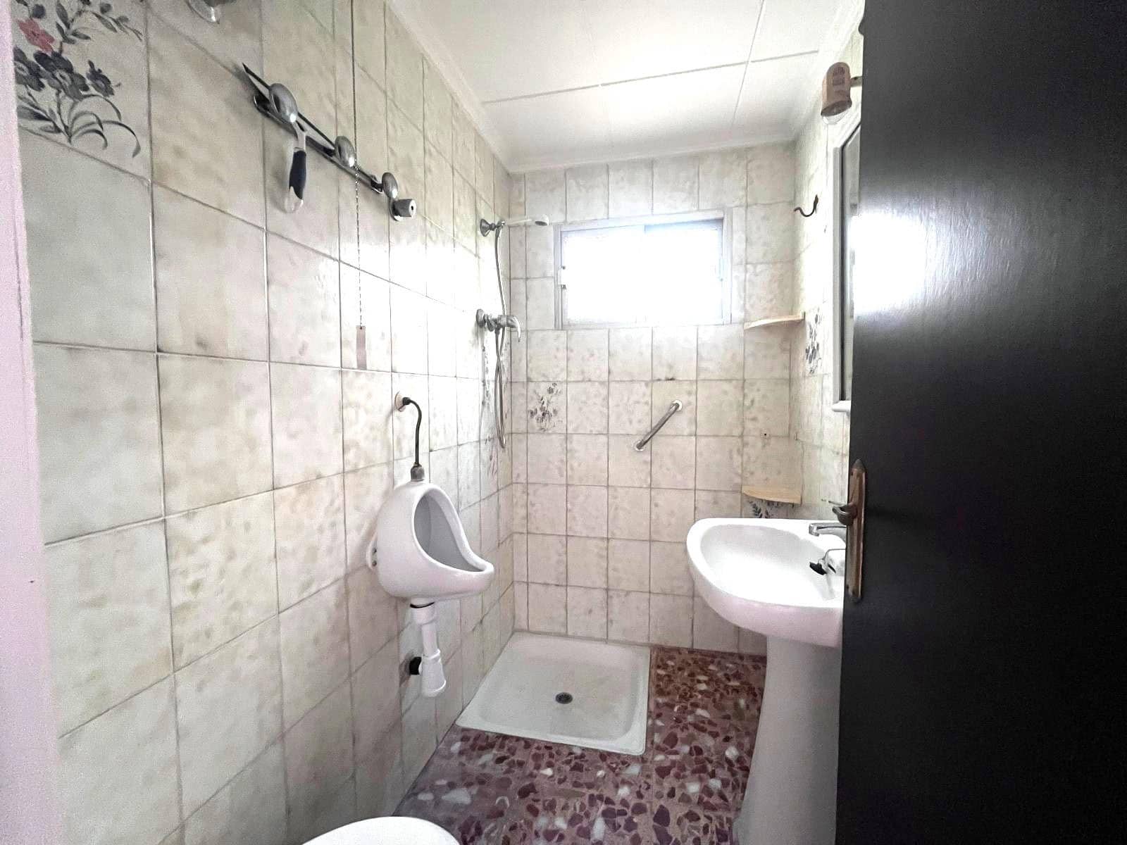 5 slaapkamer Huis te koop in Carcaixent met garage - € 180.000 (Ref: 10173970)