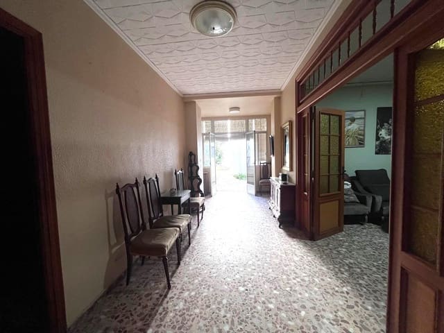 5 bedroom Townhouse for sale in Carcaixent with garage - € 180,000 (Ref: 10173970)