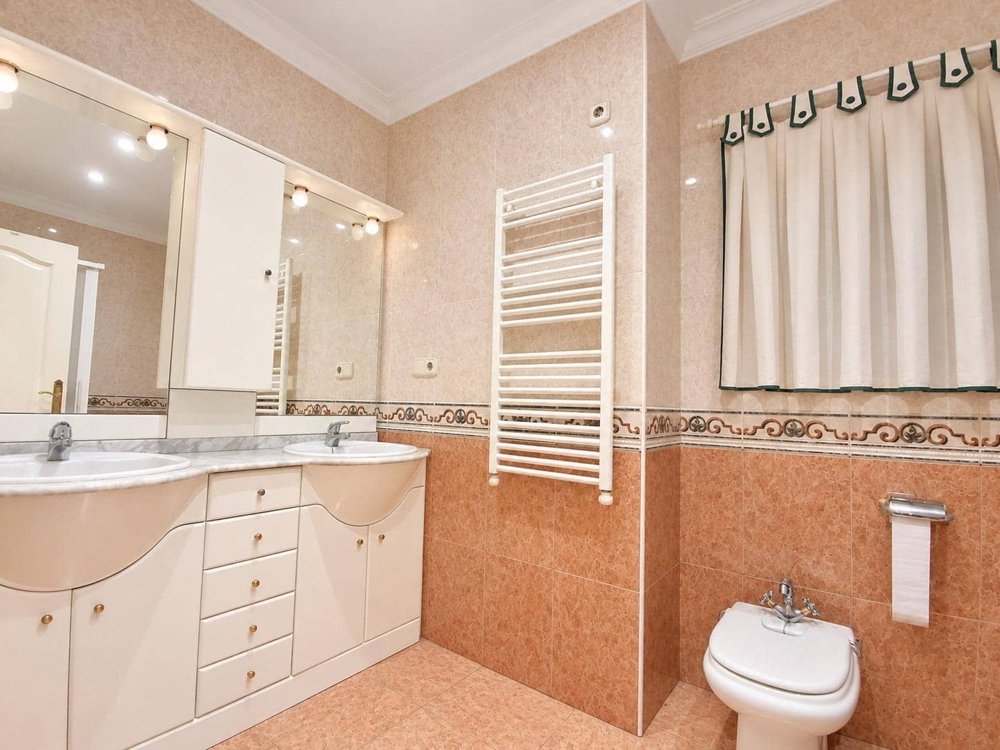3 chambre Maison de Ville à vendre à Alzira avec garage - 270 000 € (Ref: 10183146)