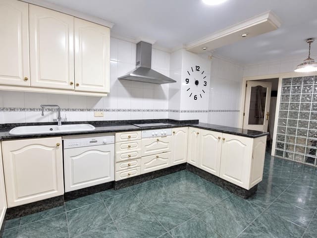 3 chambre Maison de Ville à vendre à Alzira avec garage - 270 000 € (Ref: 10183146)