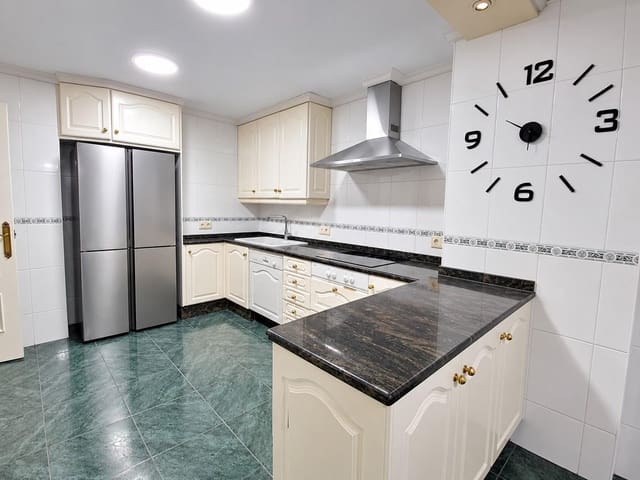 3 chambre Maison de Ville à vendre à Alzira avec garage - 270 000 € (Ref: 10183146)