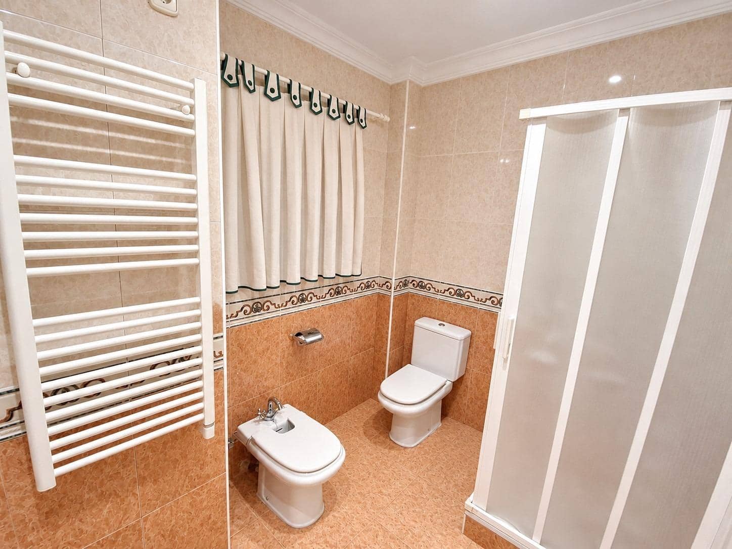 3 chambre Maison de Ville à vendre à Alzira avec garage - 270 000 € (Ref: 10183146)
