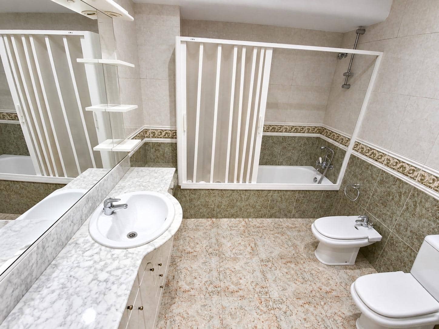 3 chambre Maison de Ville à vendre à Alzira avec garage - 270 000 € (Ref: 10183146)