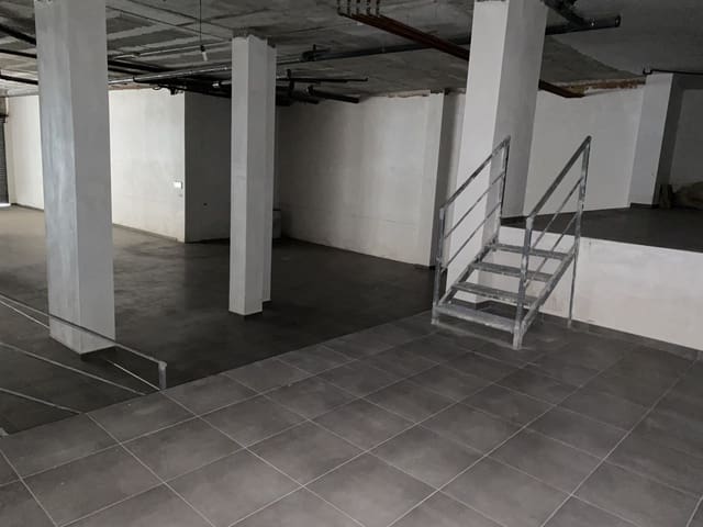 Commercial for rent in Picassent - € 700 (Ref: 6890842)