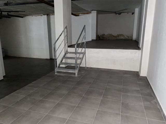 Commercial for rent in Picassent - € 700 (Ref: 6890842)