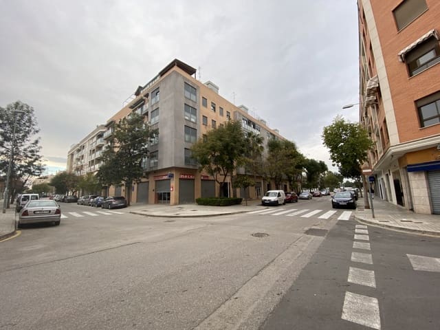 Commercial for rent in Picassent - € 700 (Ref: 6890842)