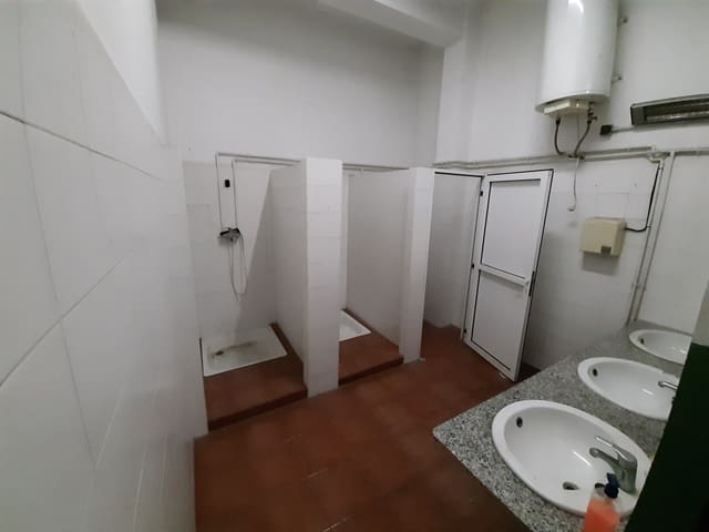 Kaupallinen myytävänä paikassa Alzira - 160 000 € (Ref: 6890867)