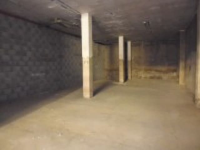 Commercial for sale in Alzira - € 90,000 (Ref: 6890876)