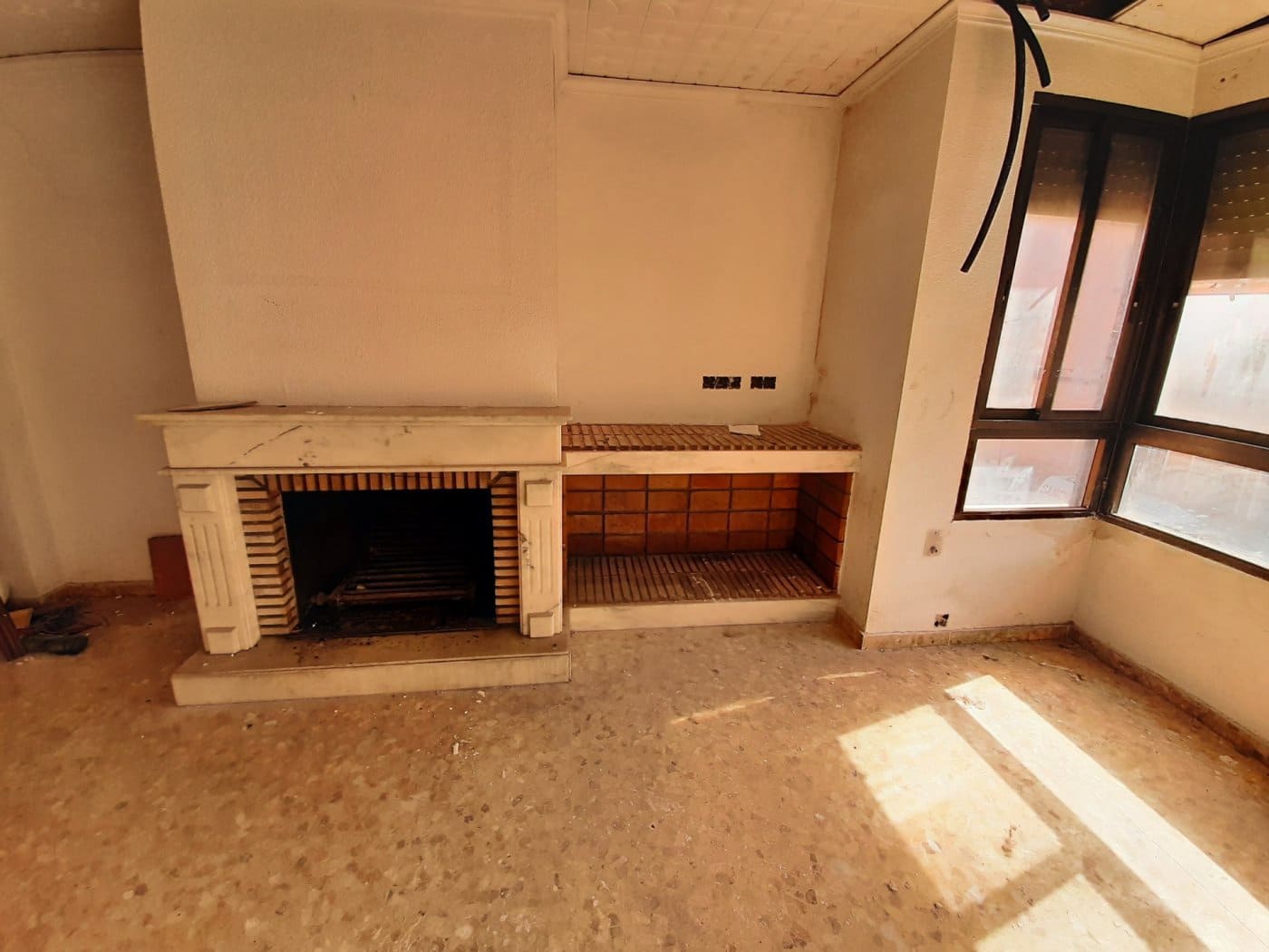 4 soveværelse Byhus til salg i Alzira med garage - € 200.000 (Ref: 6890878)