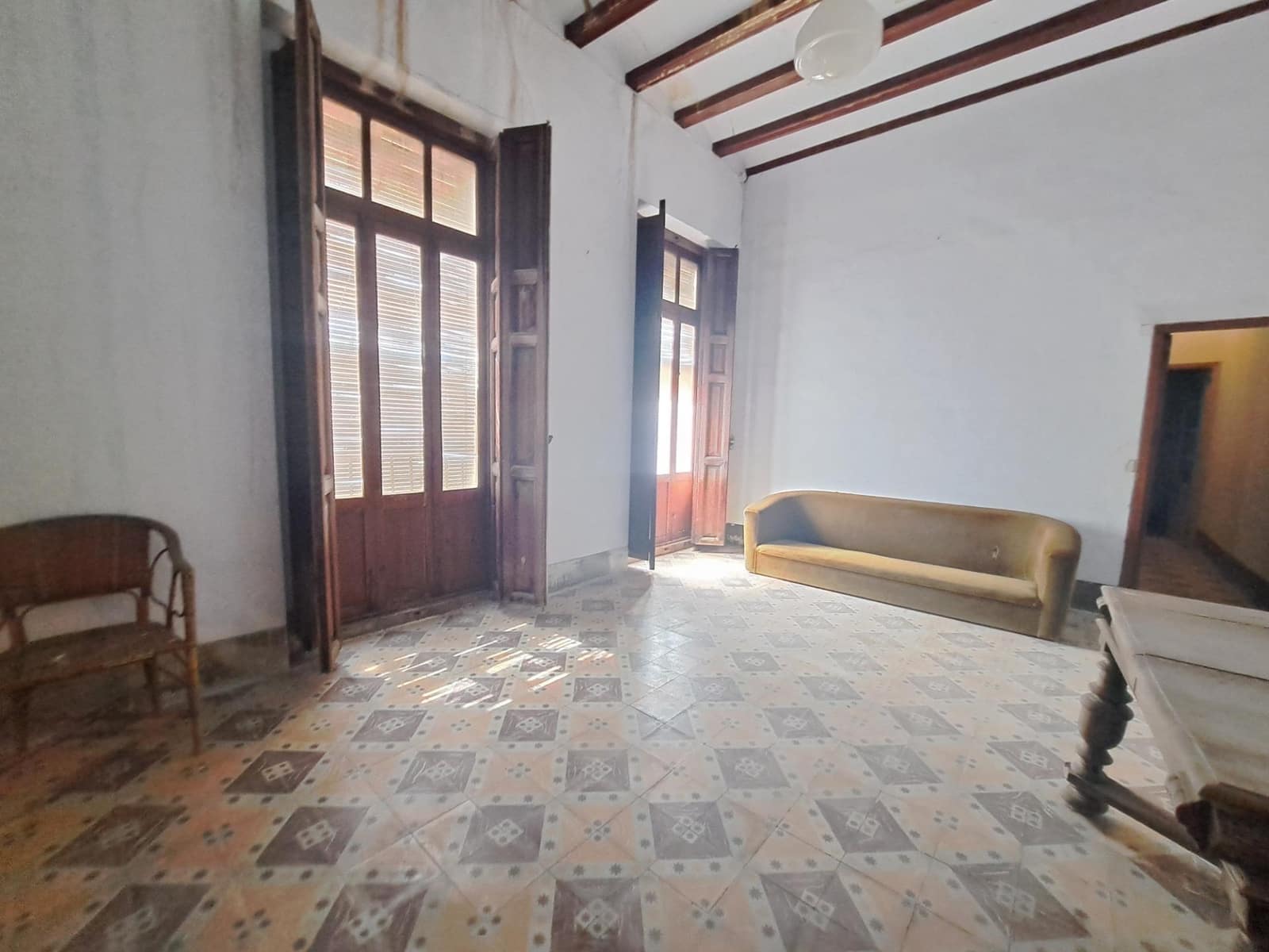 8 soveværelse Byhus til salg i Carcaixent med garage - € 450.000 (Ref: 6890898)