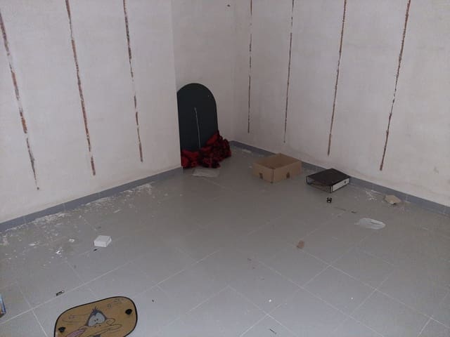 Kommersiell til leie i Alzira - € 800 (Ref: 6890926)