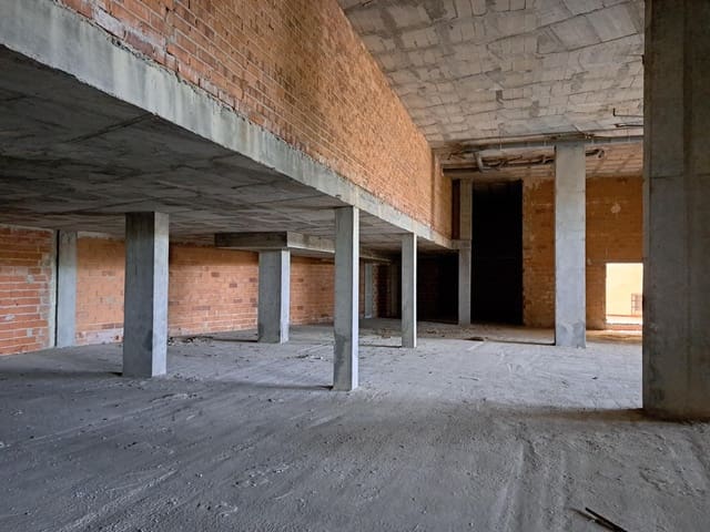 Commercial for sale in Alzira - € 174,247 (Ref: 6890944)