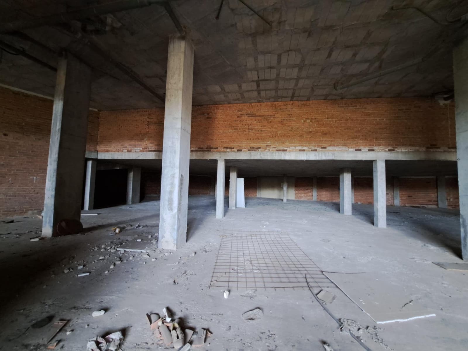 Comercial para venda em Alzira - 161 949 € (Ref: 6890950)