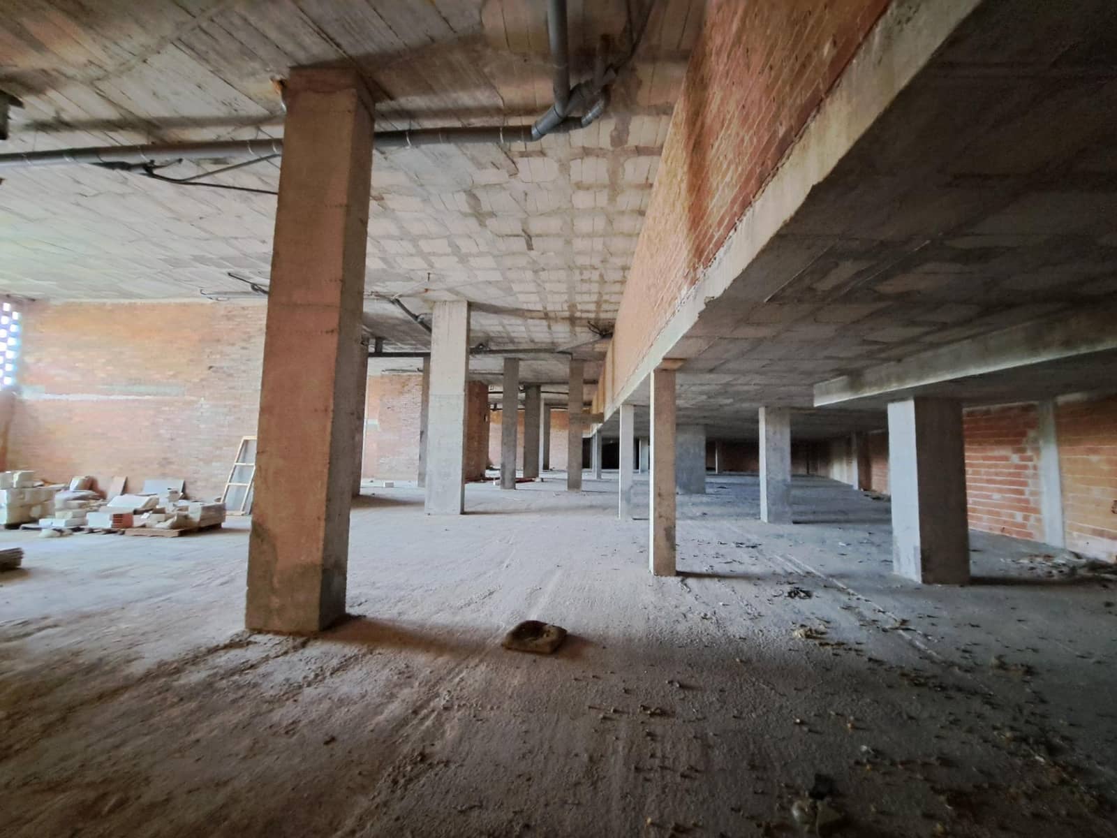 Comercial para venda em Alzira - 161 949 € (Ref: 6890950)