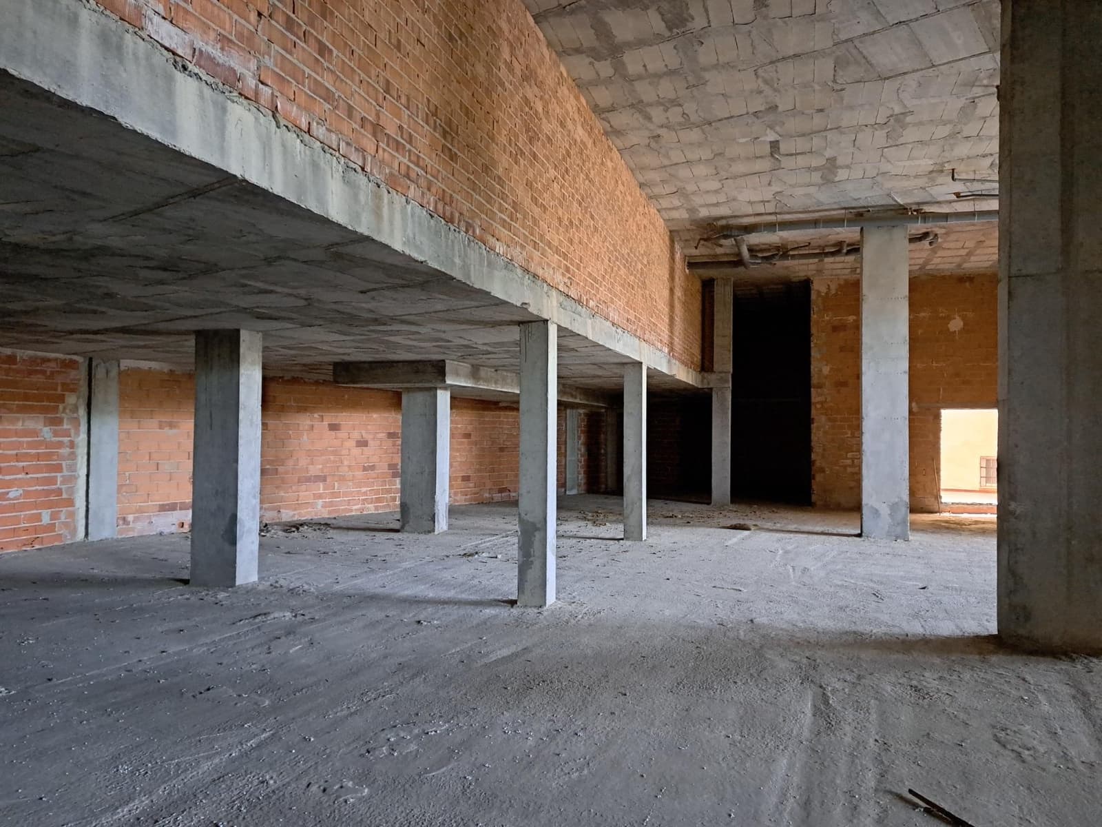 Comercial para venda em Alzira - 161 949 € (Ref: 6890950)