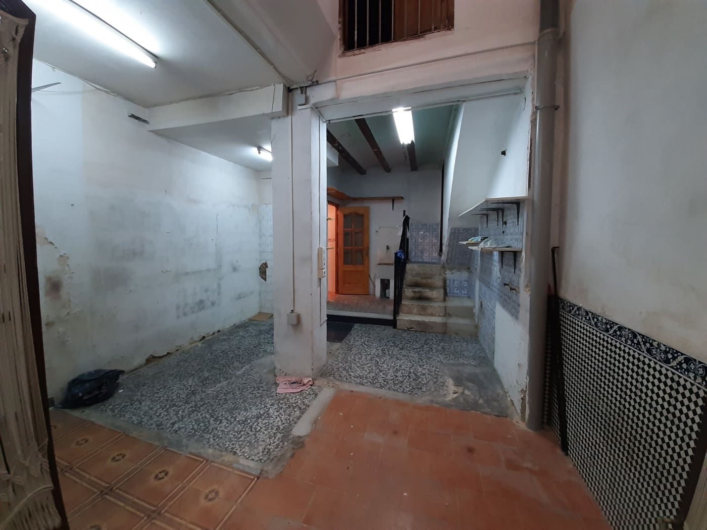 4 soverom Kommersiell til leie i Alzira - € 500 (Ref: 6890957)