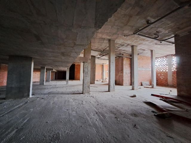 Commercial for sale in Alzira - € 176,057 (Ref: 6890965)
