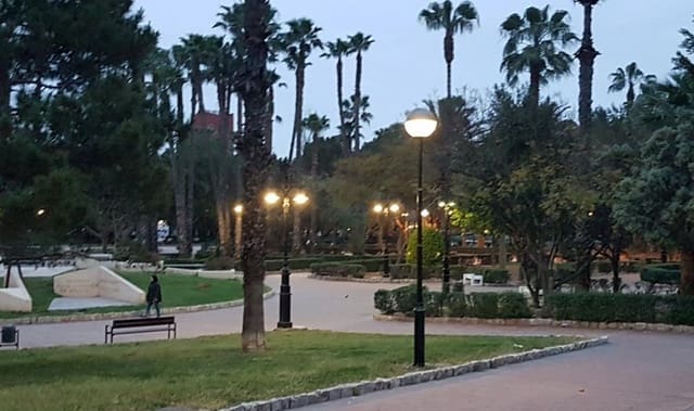 Commercial for sale in Alzira - € 65,000 (Ref: 6890977)