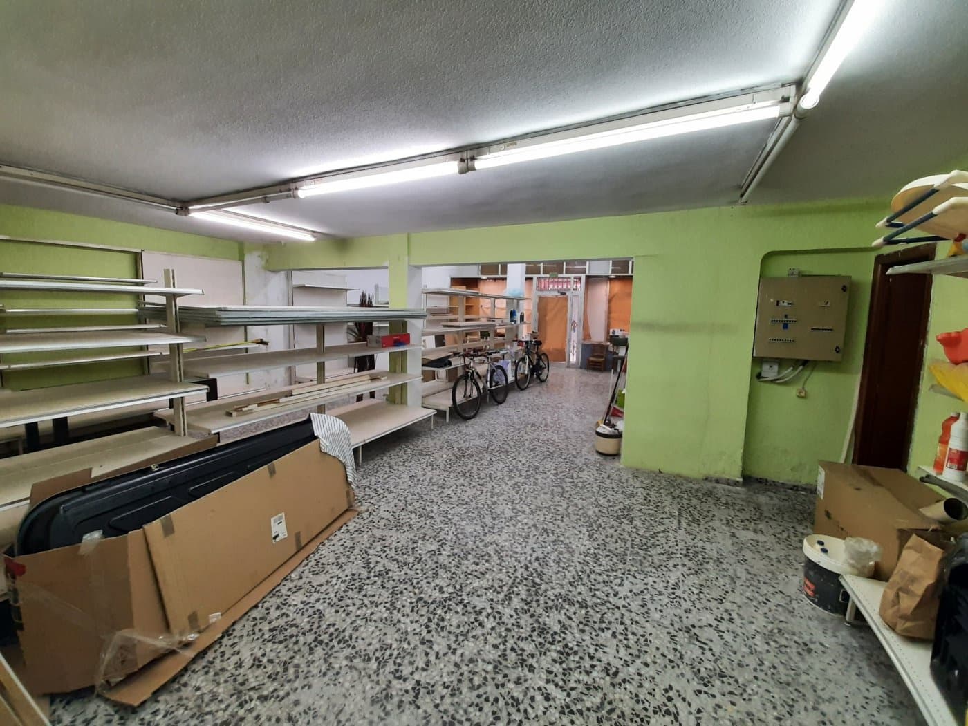 Commercial for sale in Alzira - € 150,000 (Ref: 6890982)