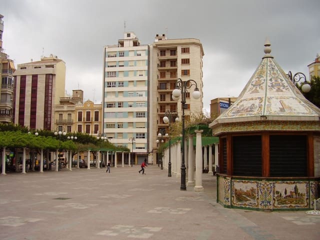 Kommersiell att hyra i Alzira - 275 € (Ref: 6890993)