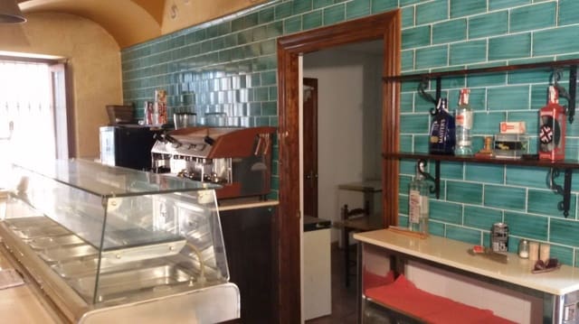 Commercial for sale in Alzira - € 159,000 (Ref: 6891066)