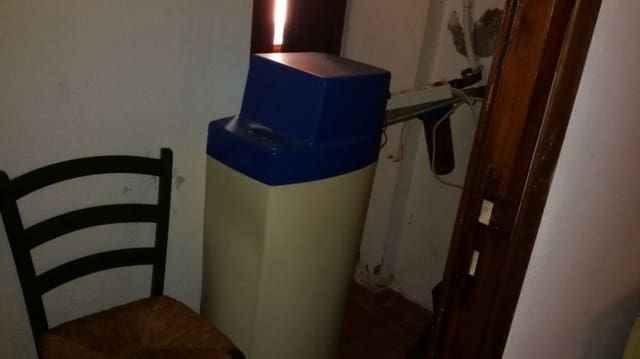 Commercial for sale in Alzira - € 159,000 (Ref: 6891066)