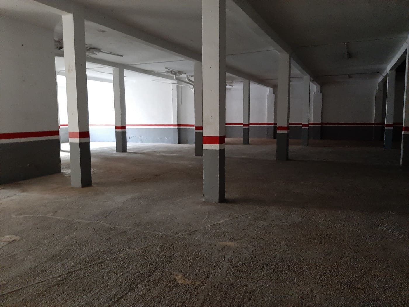 Comercial para venda em Alzira - 210 000 € (Ref: 6891101)