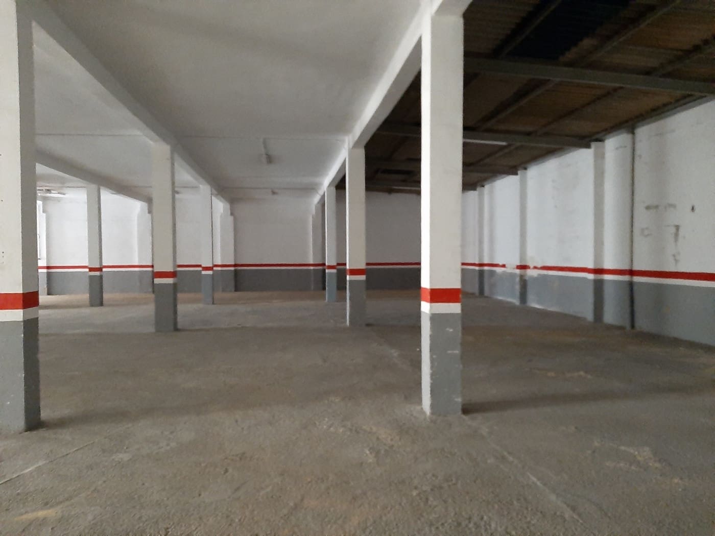 Comercial para venda em Alzira - 210 000 € (Ref: 6891101)