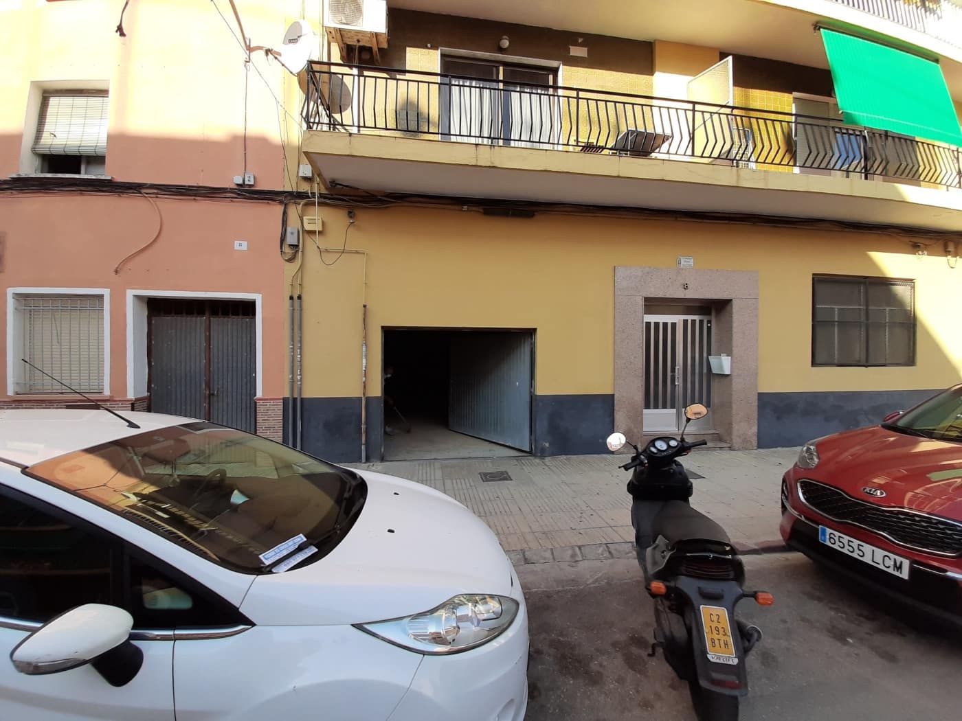 Comercial para venda em Alzira - 210 000 € (Ref: 6891101)