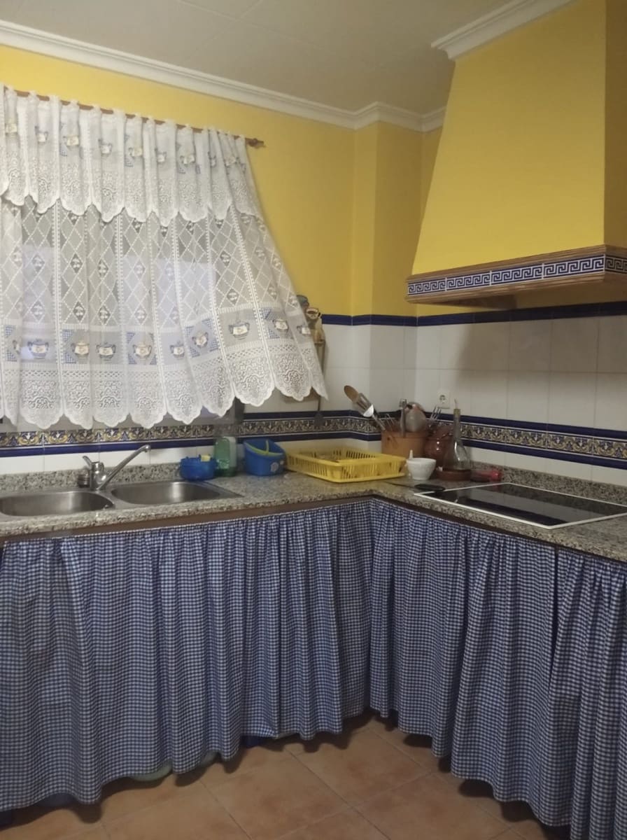 6 soveværelse Byhus til salg i Cofrentes - € 160.000 (Ref: 6891138)