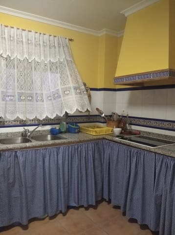 6 bedroom Townhouse for sale in Cofrentes - € 160,000 (Ref: 6891138)