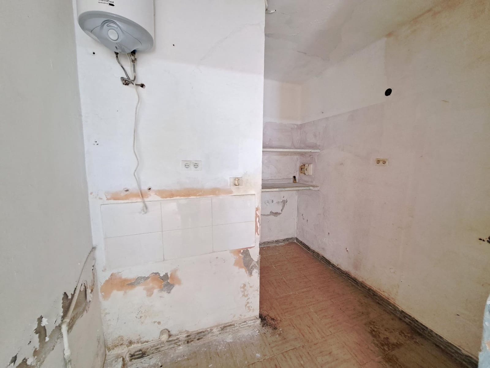 Erhverv til salg i Alzira - € 27.000 (Ref: 6891213)