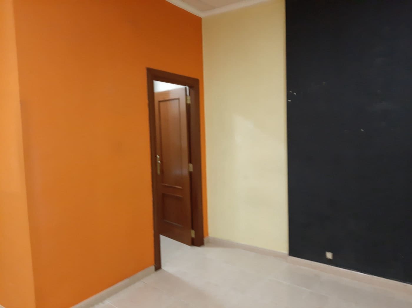 Commercial for rent in Alzira - € 400 (Ref: 6891224)