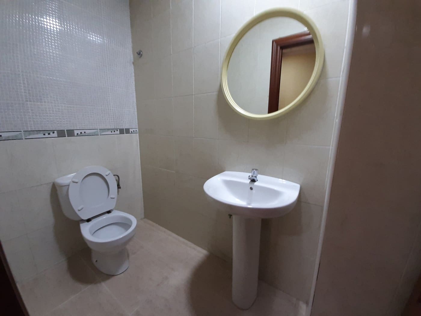 Commercial for rent in Alzira - € 400 (Ref: 6891224)