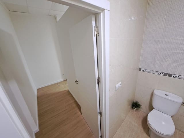 Erhverv til leje i Alzira - € 400 (Ref: 6891224)