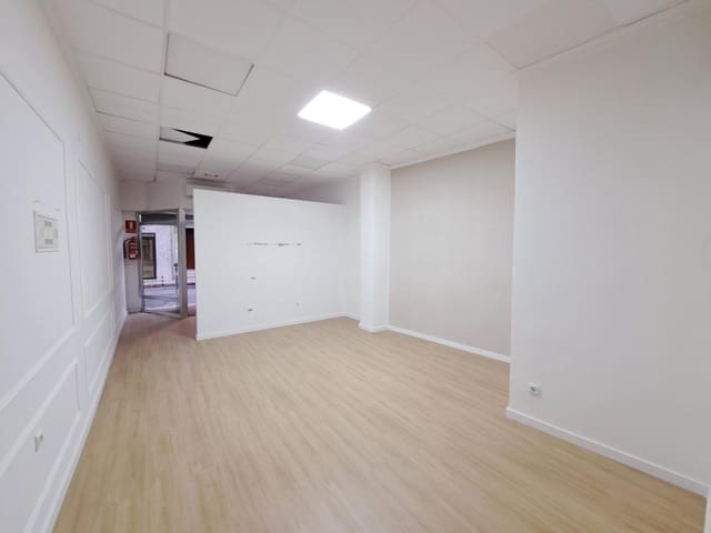 Comercial para arrendar em Alzira - 400 € (Ref: 6891224)