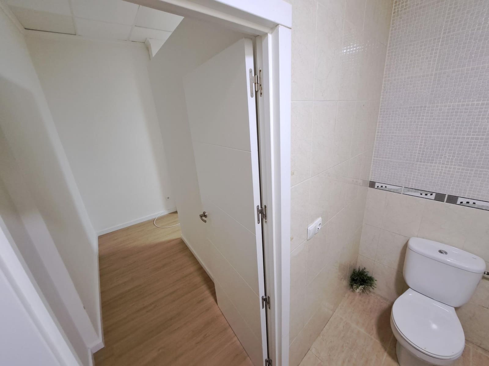 Kommersiell att hyra i Alzira - 400 € (Ref: 6891224)