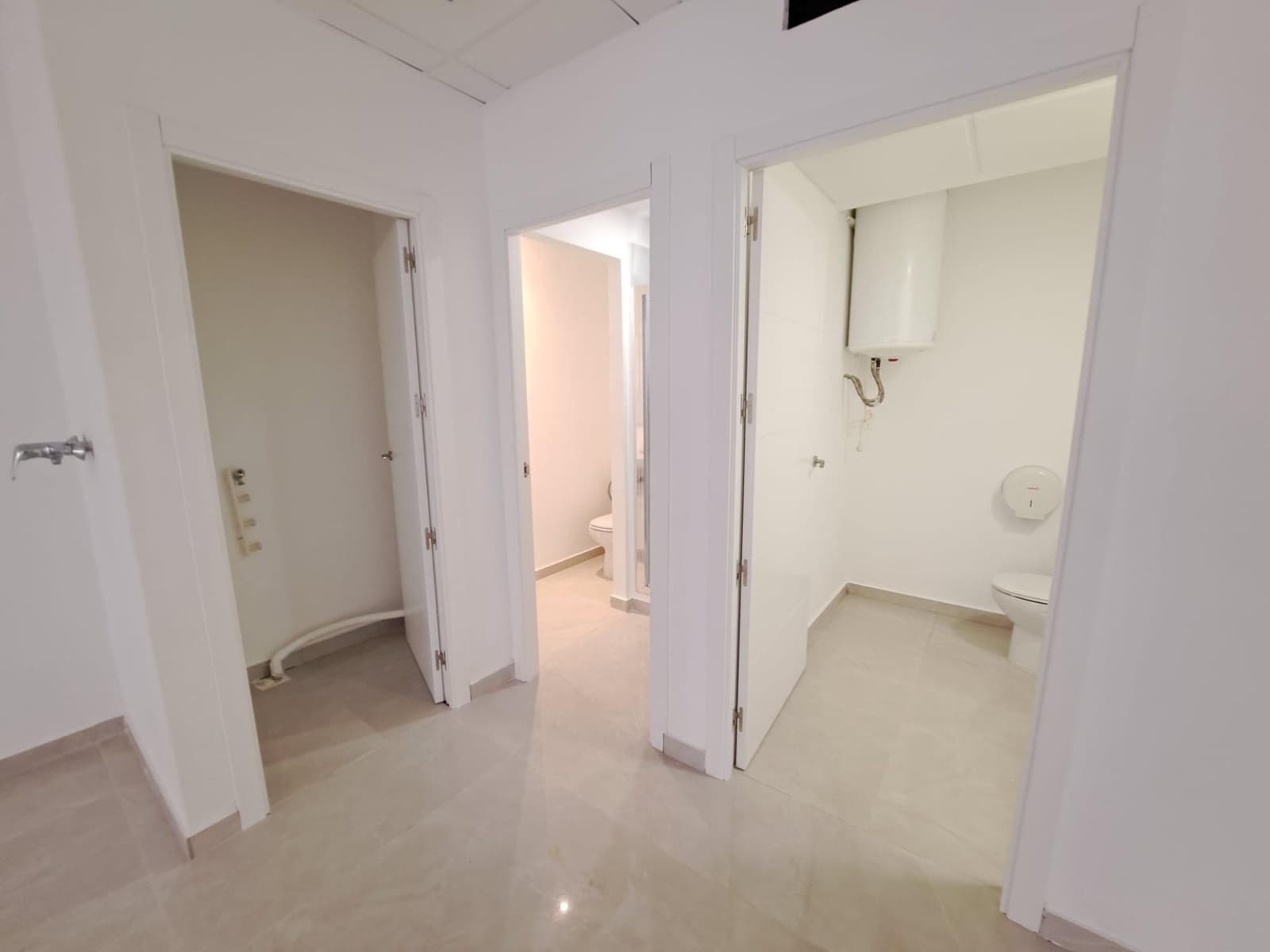 Commerciale da affittare in Alzira - 2.000 € (Rif: 7009054)