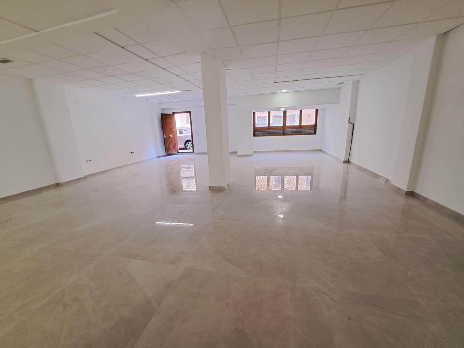 Commerciale da affittare in Alzira - 2.000 € (Rif: 7009054)