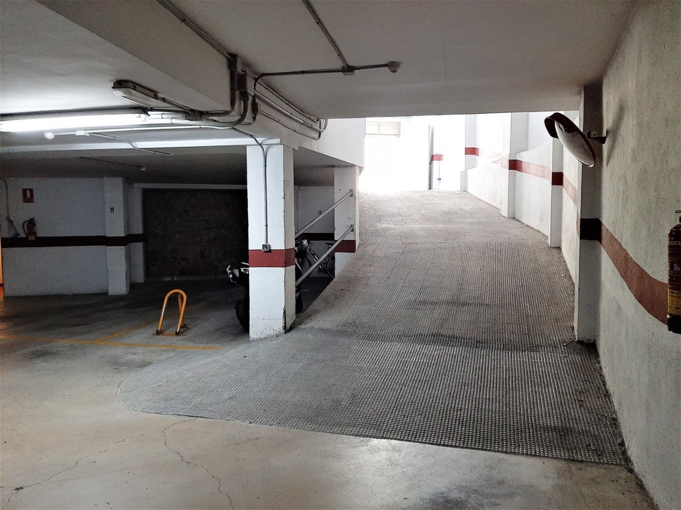 Garaż na sprzedaż w Alzira - 19 900 € (Ref: 7113332)