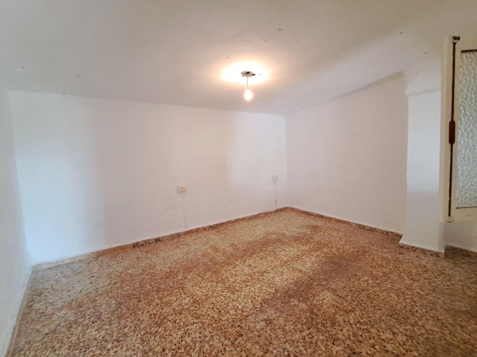 5 soveværelse Villa til salg i Alzira med swimmingpool garage - € 190.000 (Ref: 7183507)