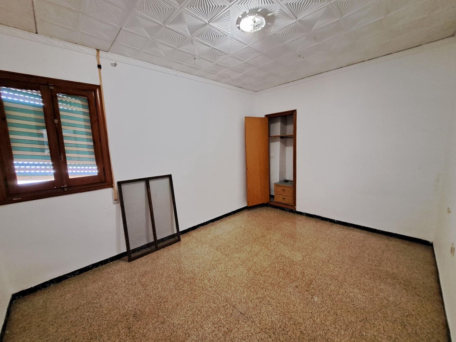 5 soveværelse Villa til salg i Alzira med swimmingpool garage - € 190.000 (Ref: 7183507)
