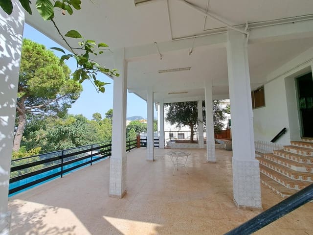 5 soveværelse Villa til salg i Alzira med swimmingpool garage - € 190.000 (Ref: 7183507)