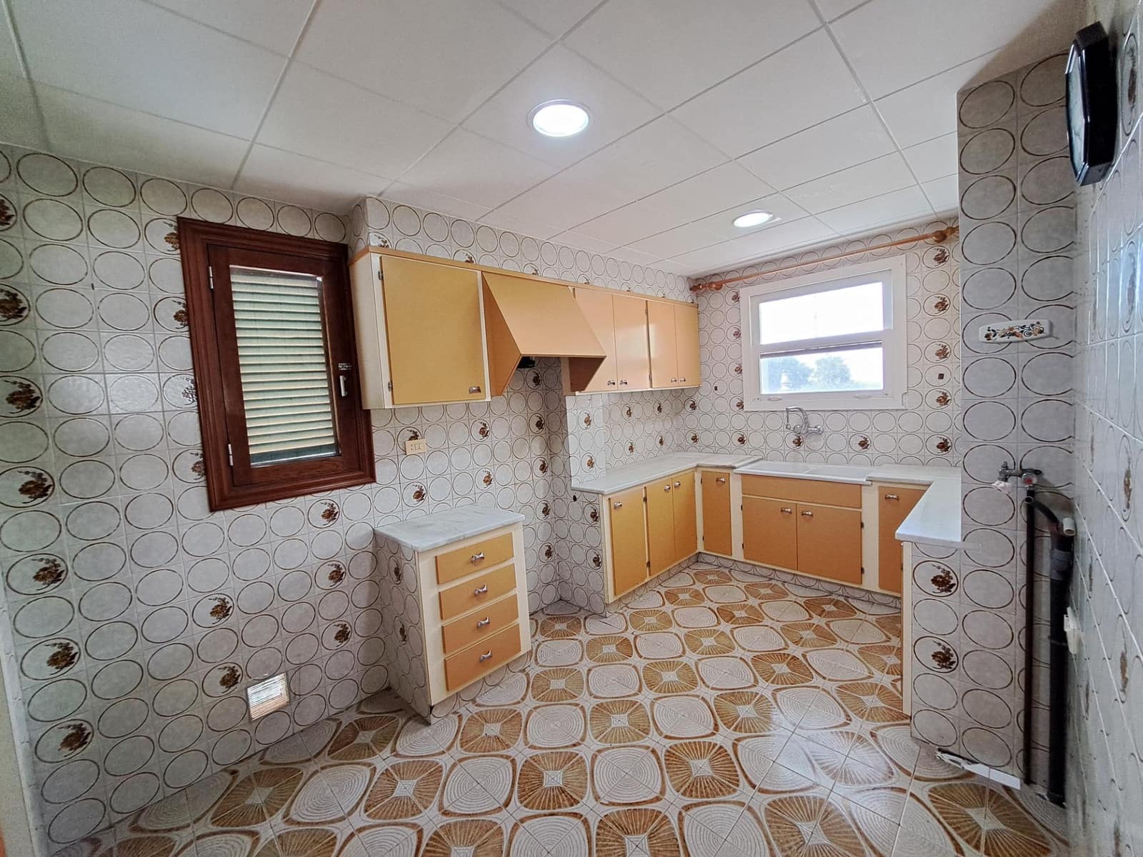 5 soveværelse Villa til salg i Alzira med swimmingpool garage - € 190.000 (Ref: 7183507)