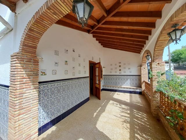 5 soveværelse Villa til salg i Alzira med swimmingpool garage - € 190.000 (Ref: 7183507)